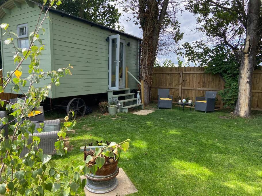 Beautiful Shepherd'S Hut Newmarket  Dış mekan fotoğraf